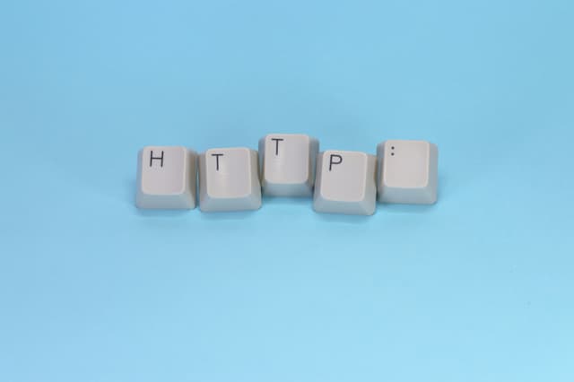 เบื้องหลังทุกคลิก: HTTP, API, และ HTTPS ทำงานร่วมกันอย่างไร?
